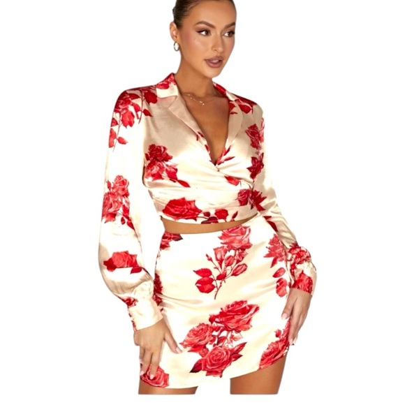 NWT Meshki Amia Satin Rose Wrap Top – Size Small – Romantic Luxe - Picture 2 of 8